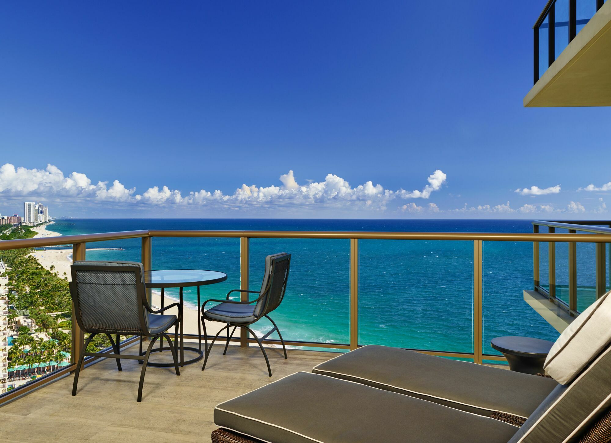 The St. Regis Bal Harbour Resort Room photo